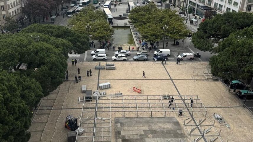 Palco está a ser montado
