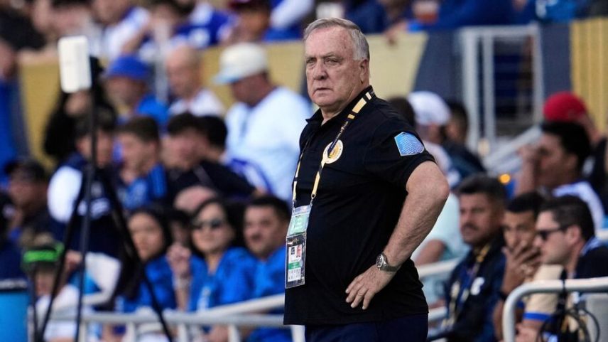 Curaçao em crise a um mês do Mundial: demissão de treinador e possível regresso de Advocaat