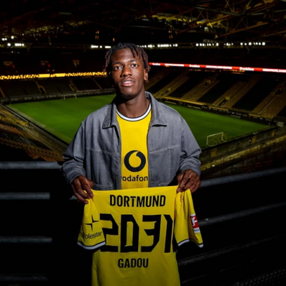 Dortmund anuncia a contratação de Joane Gadou