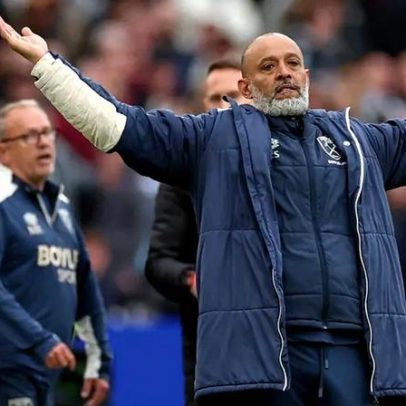 Associação inglesa de árbitros quer rever puxões na área em cantos após West Ham-Arsenal