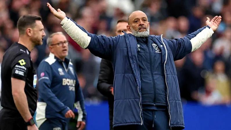 Nuno Espírito Santo ficou visivelmente irritado depois de o golo do West Ham frente ao Arsenal ter sido anulado