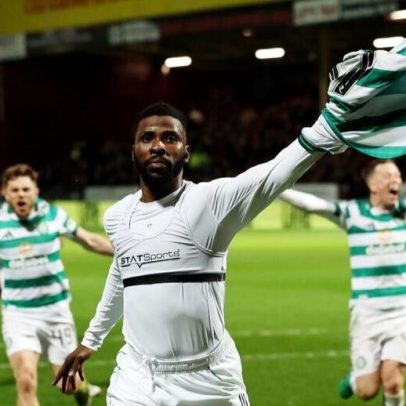 Penálti polémico aos 90'+9 mantém Celtic na luta pelo título