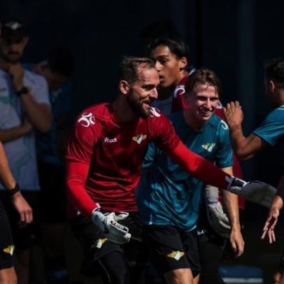 Mika convidado a renovar com o Moreirense