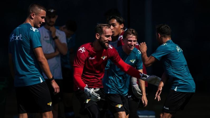 Mika convidado a renovar com o Moreirense