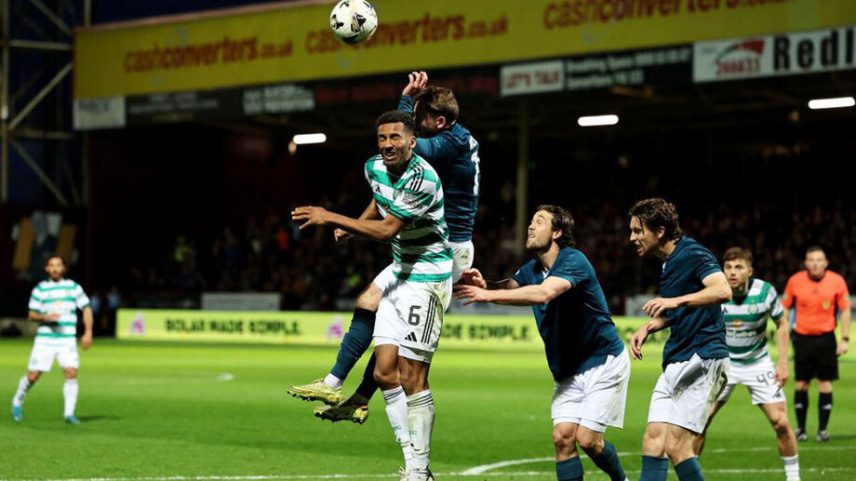 Penálti a favor do Celtic desperta controvérsia sobre decisão do VAR