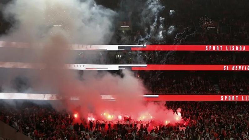 Fatia maior da multa aplicada ao Benfica diz respeito ao uso de pirotecnia no Sp. Braga