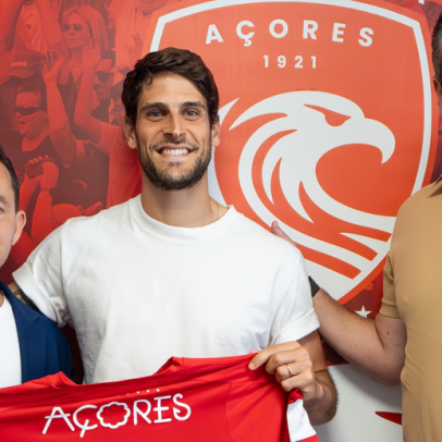 Gonçalo Paciência renova com o Santa Clara até 2028