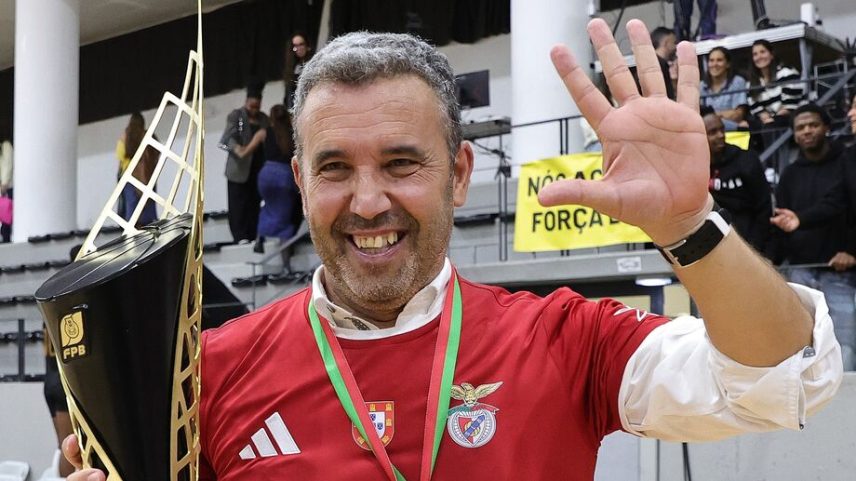 Eugénio Rodrigues celebra tricampeonato feminino do Benfica com resiliência