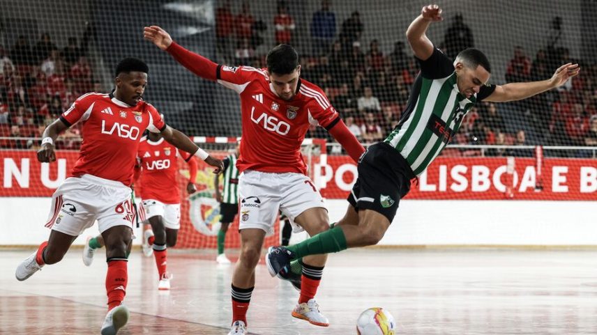Benfica entra no playoff a vencer com serviços mínimos