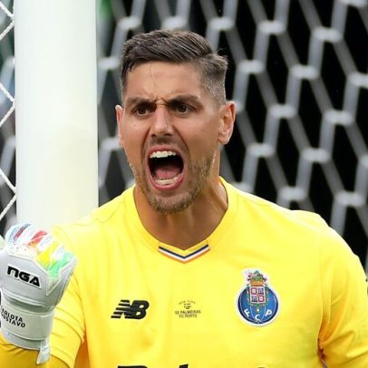 Cláudio Ramos mantém pressão sem sair da sombra