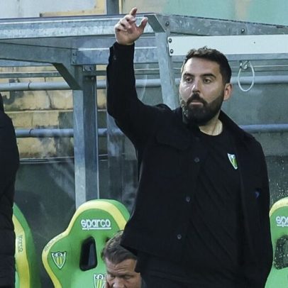 Gonçalo Feio pretende Tondela com cabeça fria na deslocação a Arouca