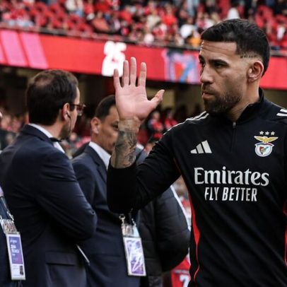 Otamendi regressa ao onze do Benfica em dia de despedida
