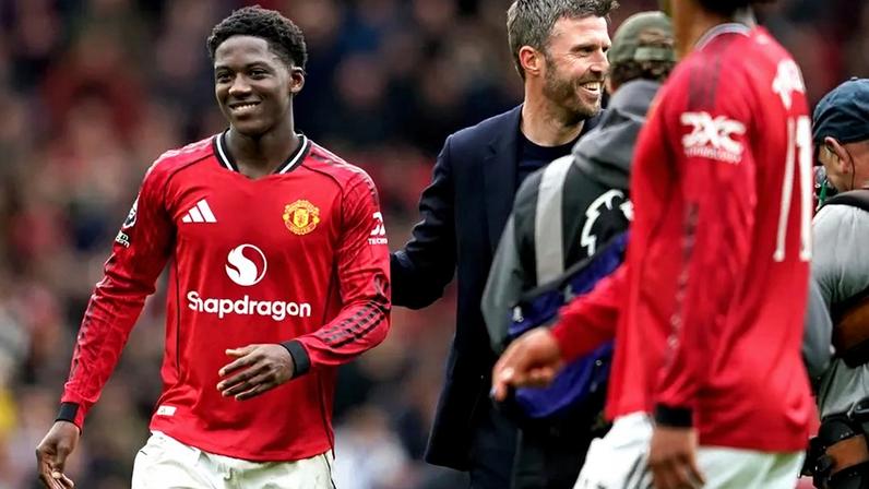 Kobbie Mainoo recuperou espaço no Man. United com Michael Carrick