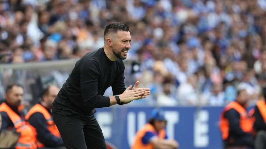 Francesco Farioli no jogo com o Santa Clara