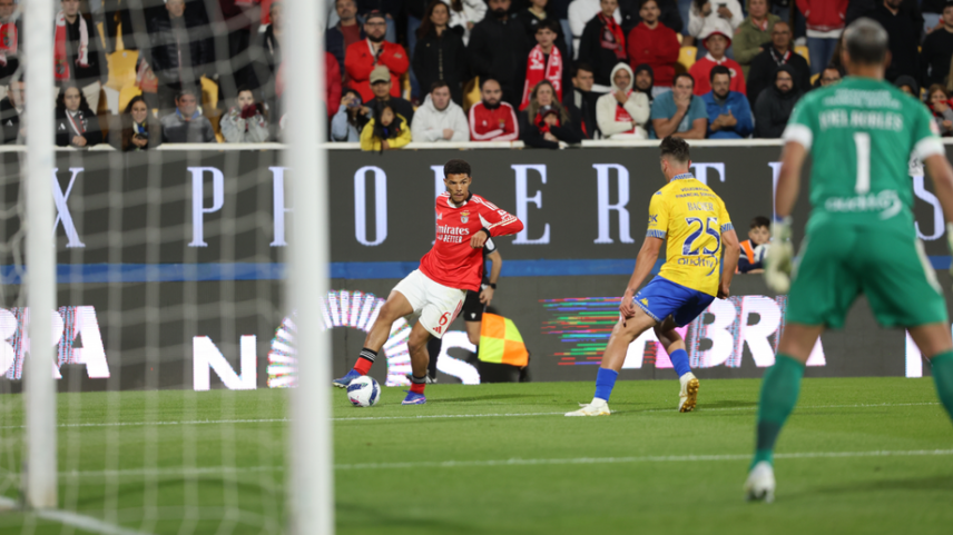Benfica vence Estoril por 3-1 em duelo com 5 factos