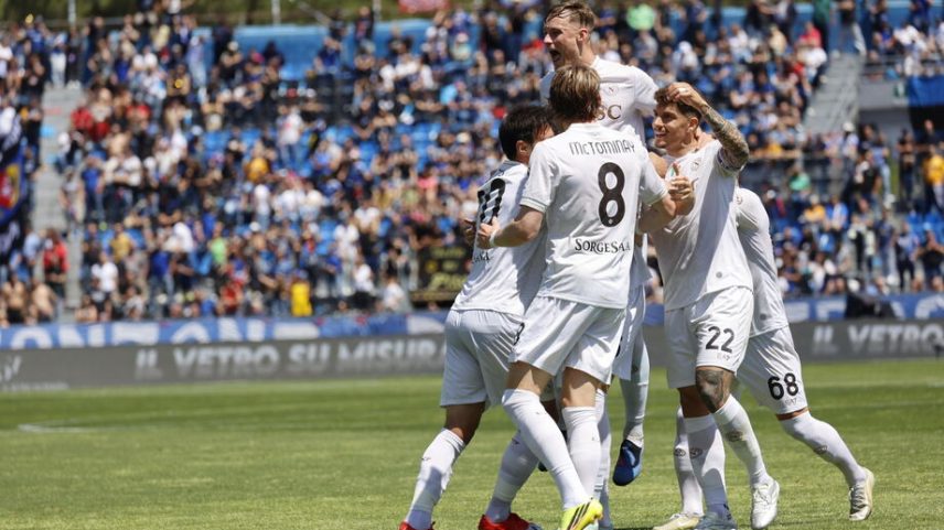 Nápoles garante Champions com triunfo em Pisa