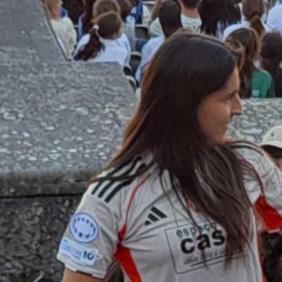 Kika Nazareth joga no Jamor com camisola do Benfica