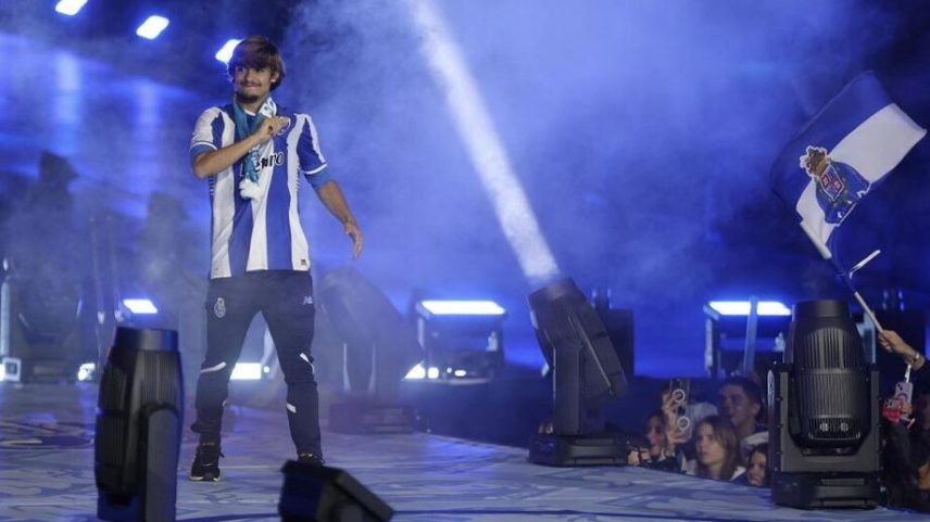 Rodrigo Mora afirma que representar o FC Porto é um privilégio diário