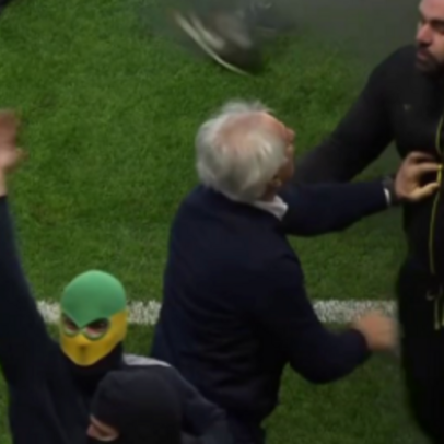 Caos em Nantes-Toulouse: adeptos invadem relvado e jogo é suspenso