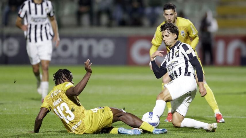 Portimonense vence o Farense 1-0 com atitude decisiva
