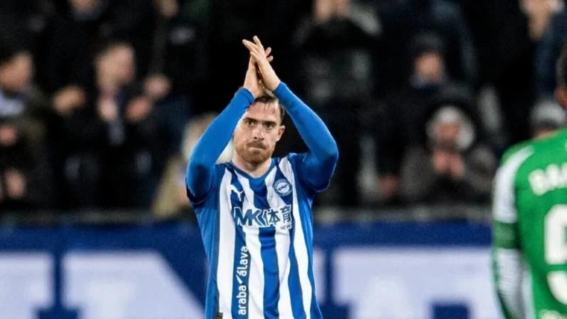 Golos em barda e olho no Mundial: Toni Martínez regressa a Espanha