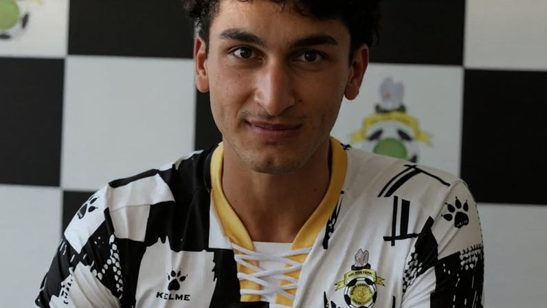 Deniz Sen a caminho da Turquia