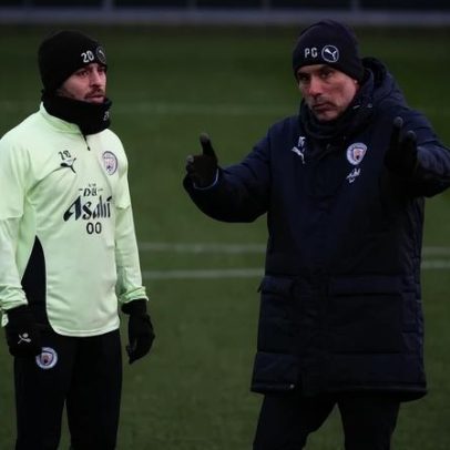 Idas ao gabinete de Guardiola para analisar jogos e surpresa ao ser central