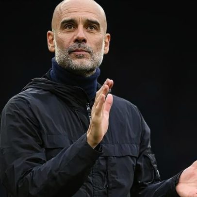 Manchester City homenageia Pep Guardiola com bancada e estátua no estádio