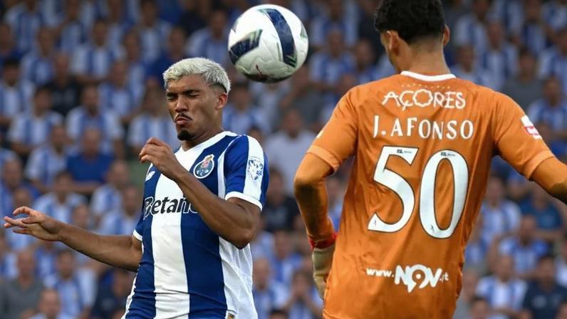 João Afonso em ação frente ao FC Porto