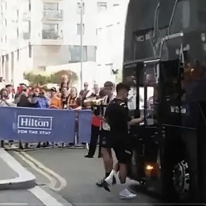 Autocarro do Hull City atacado horas antes do jogo pela subida