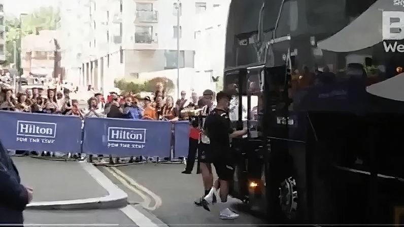 Autocarro do Hull City atacado