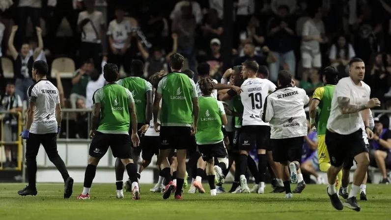 Adjunto do Farense alerta para segundo jogo após vitória no playoff