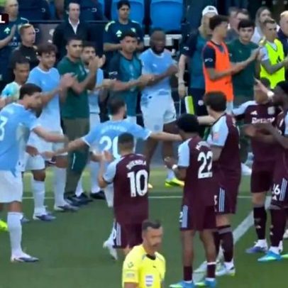 Bernardo Silva emociona-se no Etihad com Ruben Dias e guarda de honra