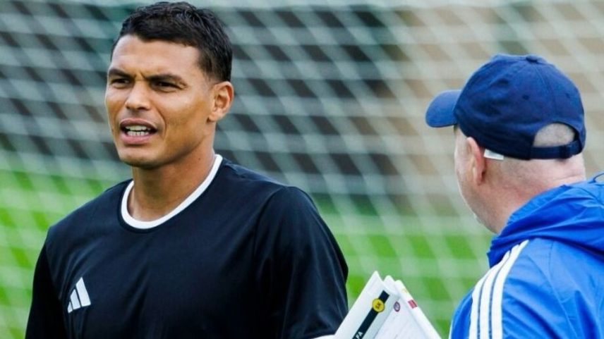 Thiago Silva faz curso de treinador na Escócia