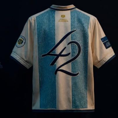 Camisola 'Presidente dos Presidentes' do FC Porto recebe prémio
