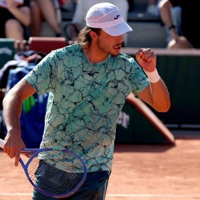 Jaime Faria vence série 40 e avança à segunda rodada em Roland Garros