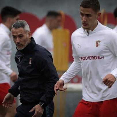 Lagerbielke elogia Carlos Vicens e admite entrar em campo com vantagem