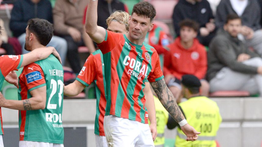 Butzke continua no Marítimo