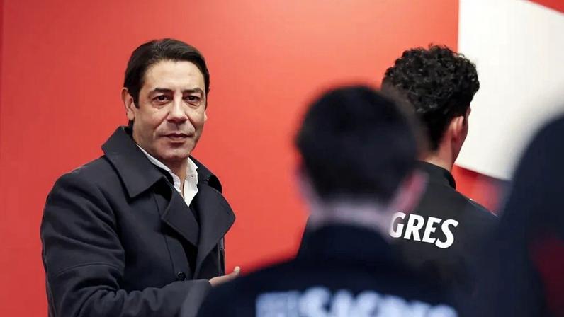 Posições a reforçar já definidas; Benfica define o perfil dos alvos