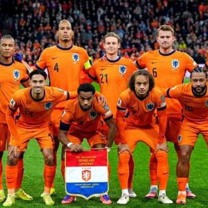 Koeman explica decisões: Depay volta e Frimpong é afastado