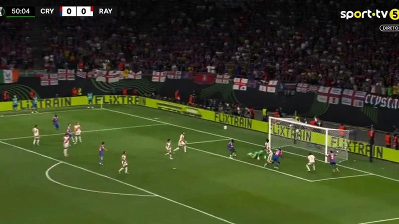 No sítio certo à hora certa: o golo de Mateta que ajudou o Crystal Palace a conquistar a Conference League