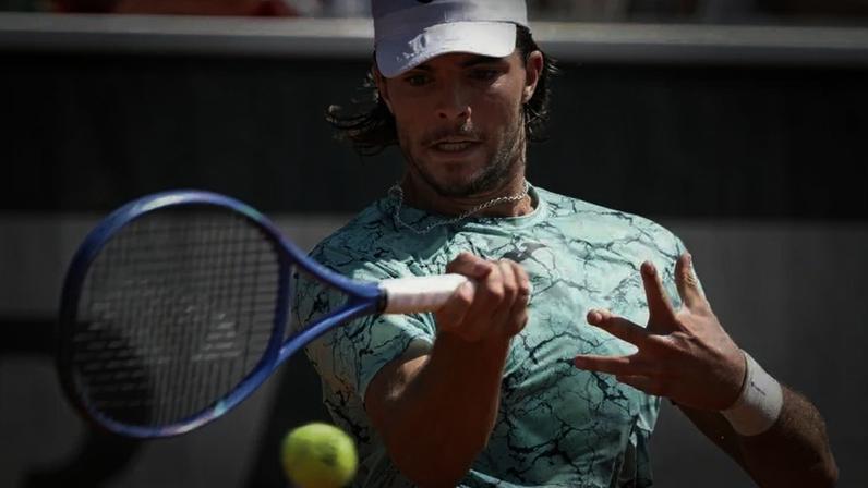 Jaime Faria vence e apura-se para a 3ª ronda de Roland Garros