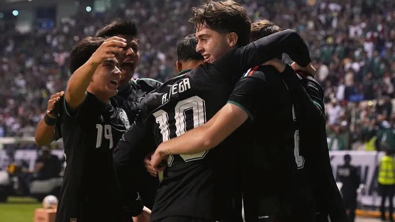 Javier Aguirre tenta reproduzir fórmula vencedora