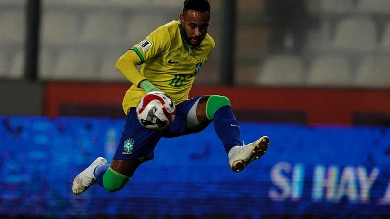 Médico da seleção brasileira faz ponto de situação sobre Neymar