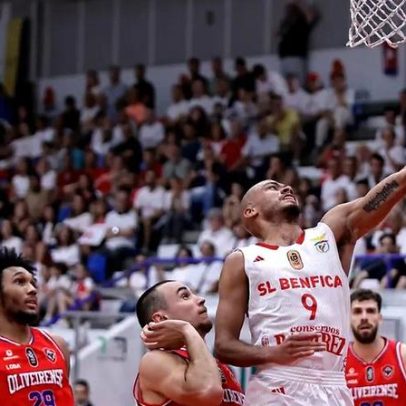 Benfica dá a volta à Oliveirense e apura-se para a final do playoff