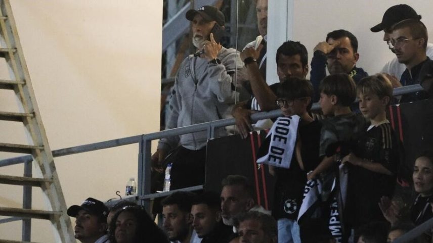 Álvaro Pacheco seguiu o jogo da bancada