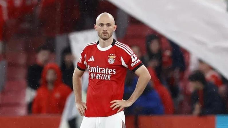 Aursnes, médio do Benfica