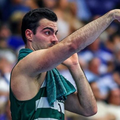 Sporting repudia declarações de comentador do Porto Canal sobre insultos