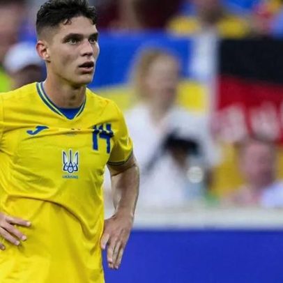 Trubin e Sudakov exibem sorrisos na Ucrânia