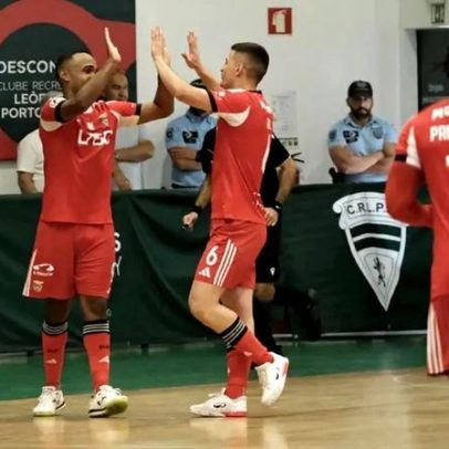 Benfica vence 4-0 e fica a uma vitória da final